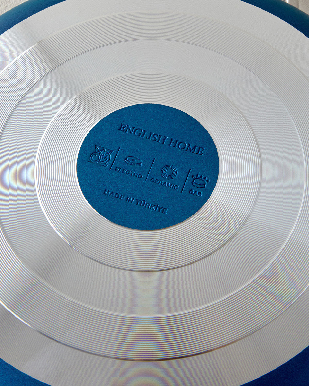 Luna Aluminum Flat Pot (view 23)
