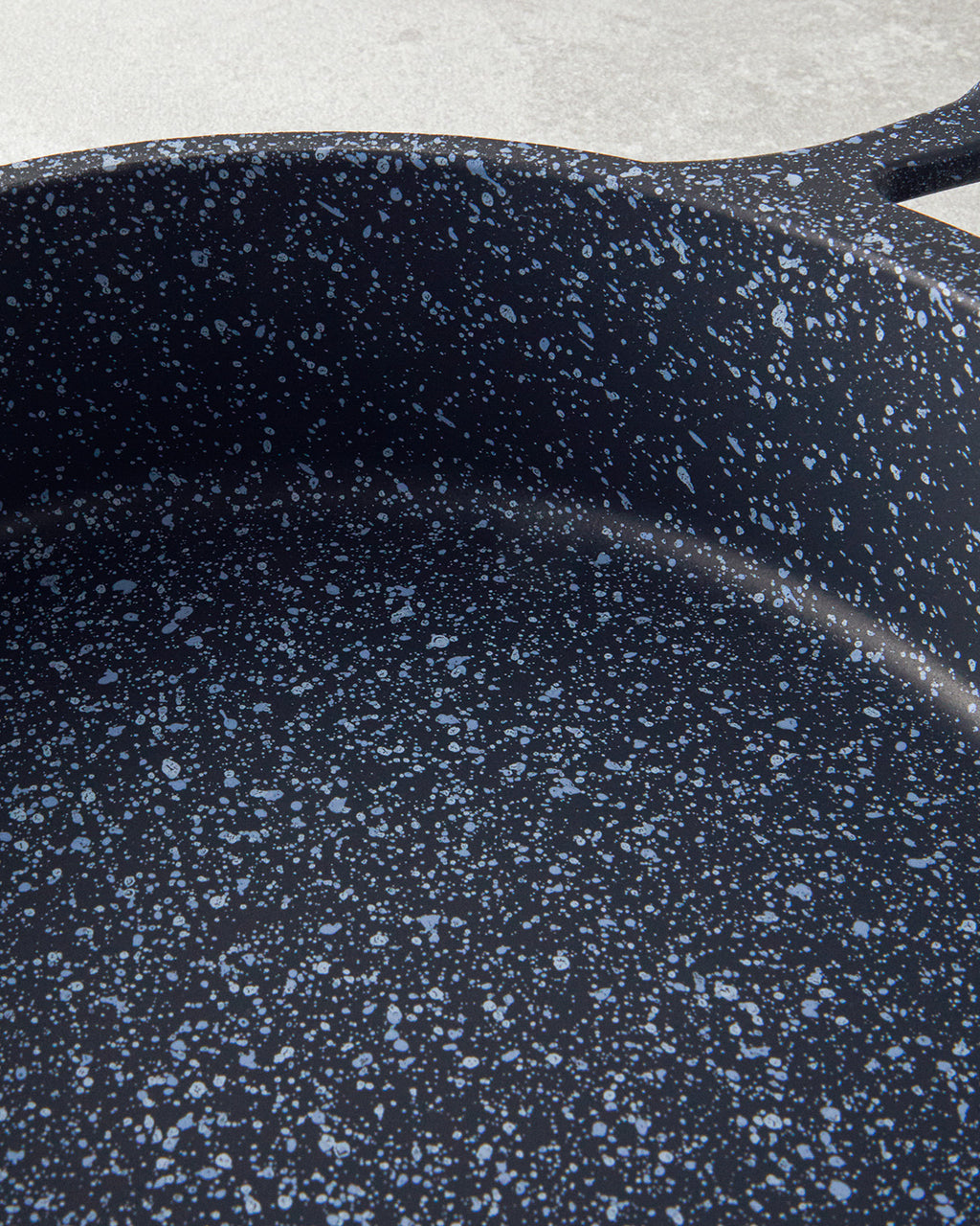 Aluminum Omelet Pan (view 10)