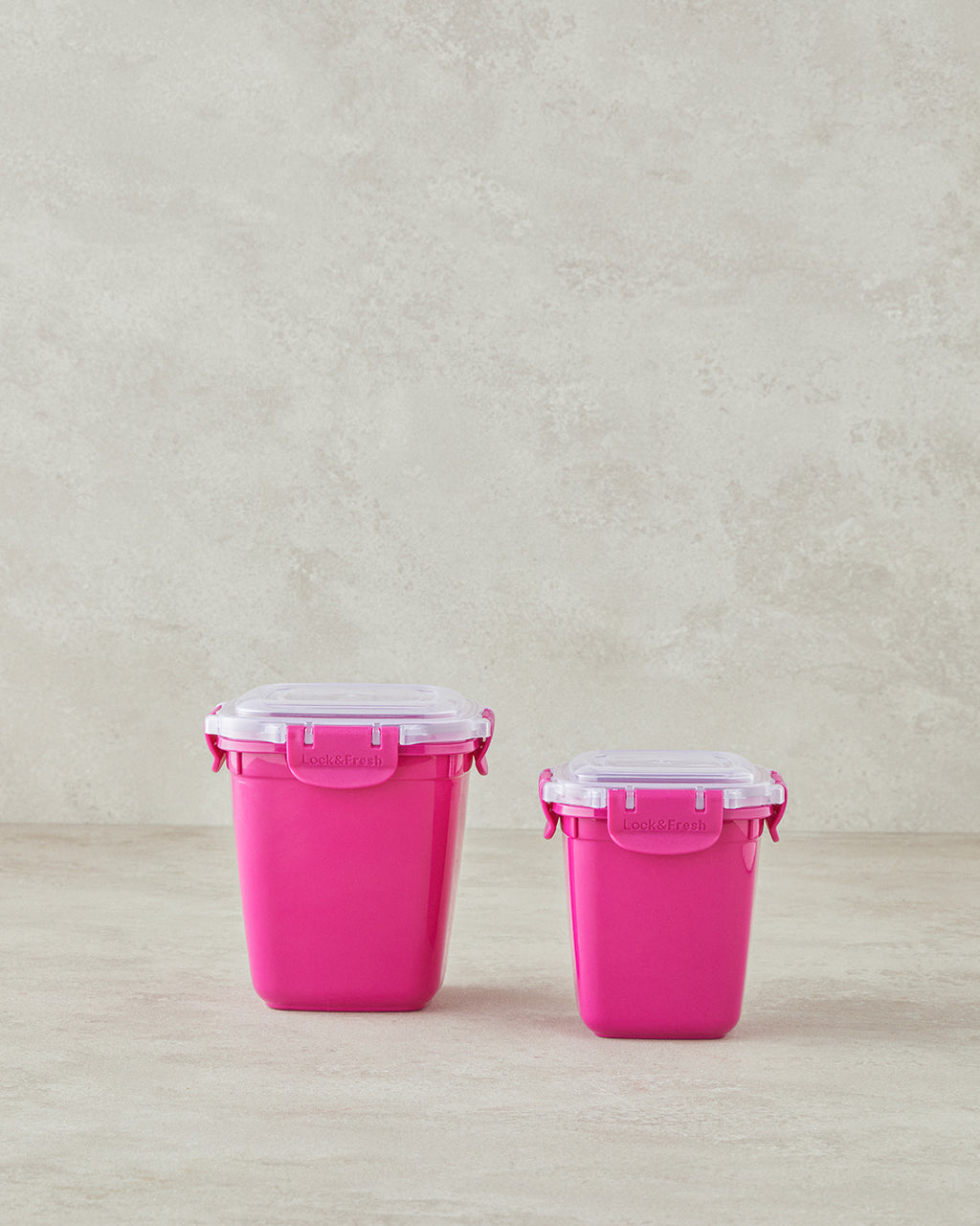 Master Lock Plastic Storage Container - Pink - 575 + 1075 ml