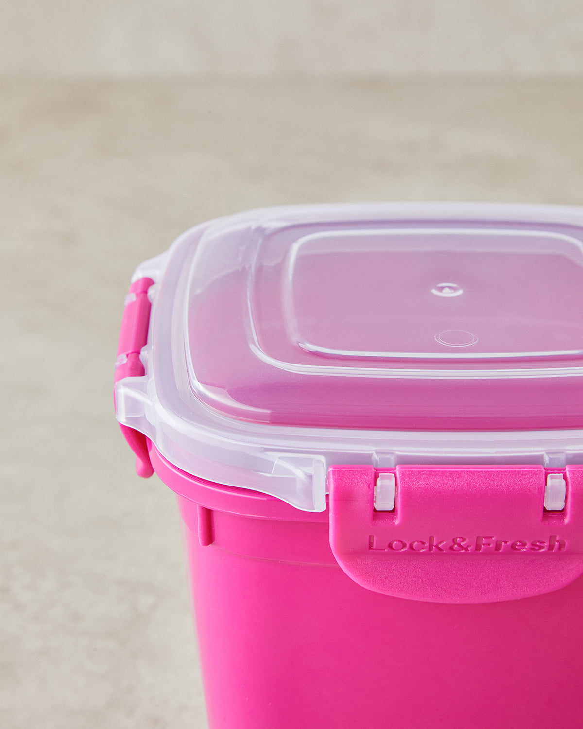 Master Lock Plastic Storage Container - Pink - 400 + 800 ml (view 3)