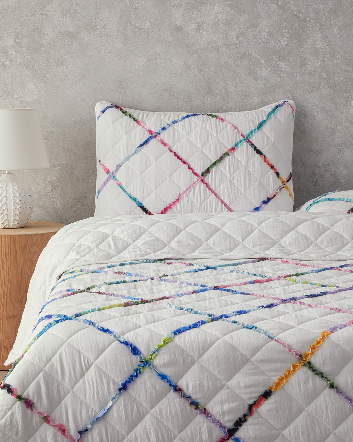 Ruffled Double Size Bed Spread Set 200x220 cm White