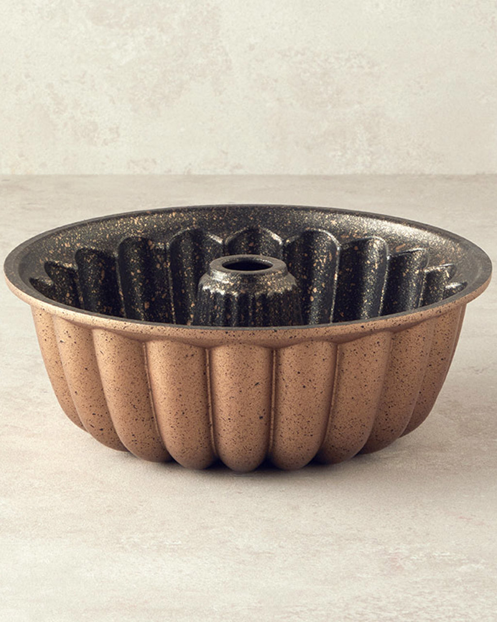 Cast Aluminum Cake Mold 25 cm Gold