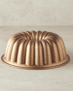 Cast Aluminum Cake Mold 25 cm Gold (view 2)