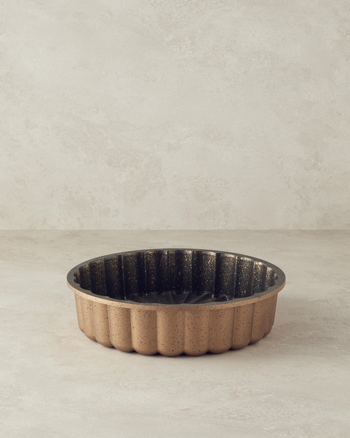 Cast Aluminum Cake Mold 25 cm Gold
