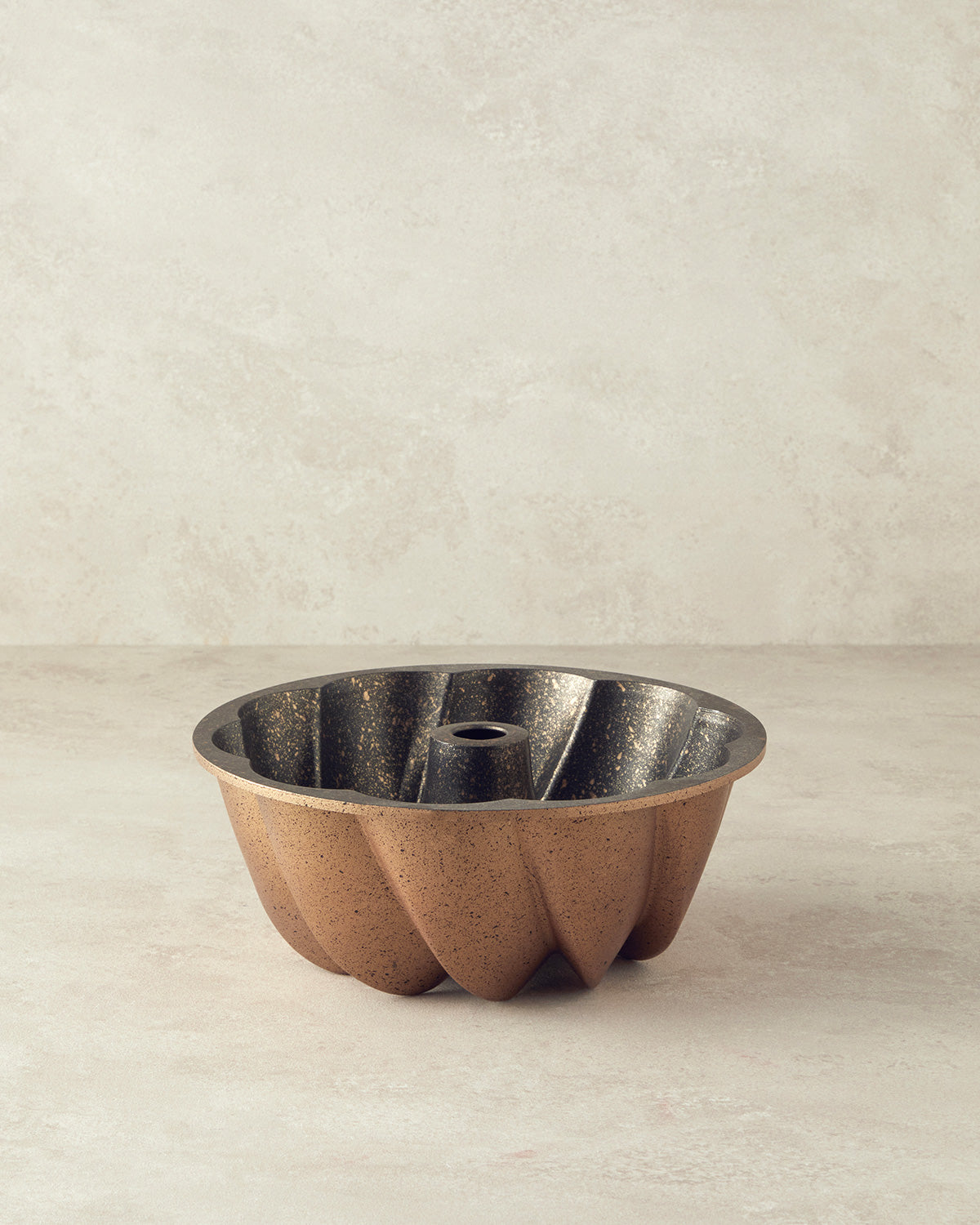 Cast Aluminum Cake Mold 25 cm Gold
