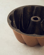 Cast Aluminum Cake Mold 25 cm Gold (view 3)