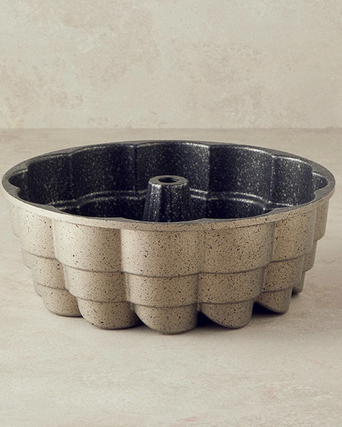 Cast Aluminum Cake Mold 26 cm Gold-Silver