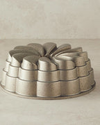 Cast Aluminum Cake Mold 26 cm Gold-Silver (view 2)