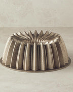 Cast Aluminum Cake Mold 26 cm Gold-Silver (view 2)