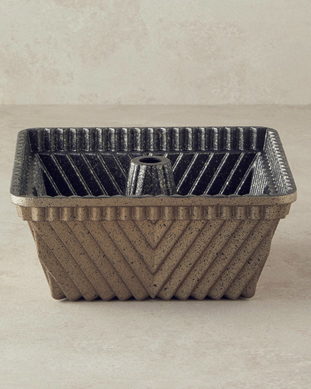 Cast Aluminum Cake Mold 22 cm Gold-Silver