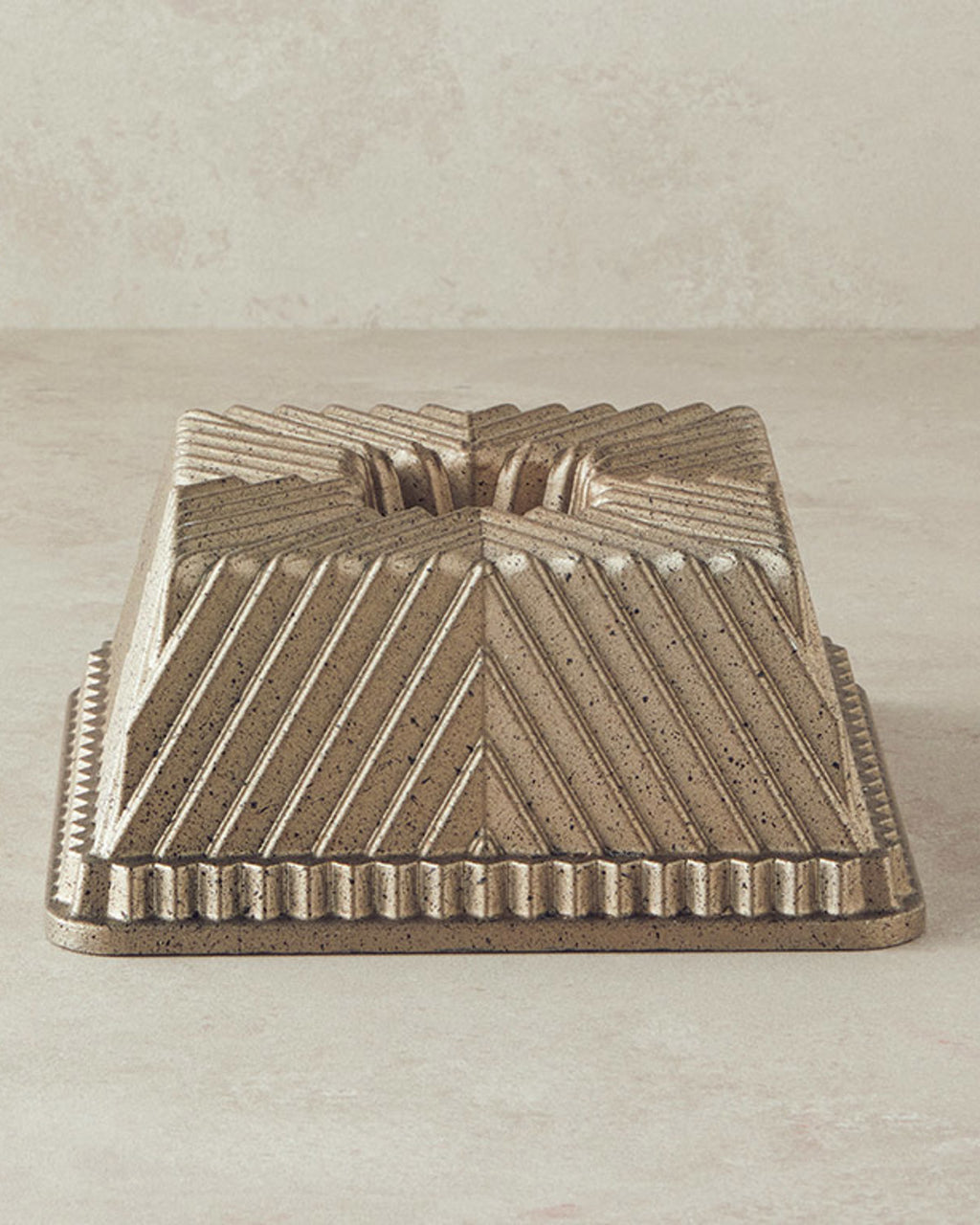 Cast Aluminum Cake Mold 22 cm Gold-Silver (view 2)
