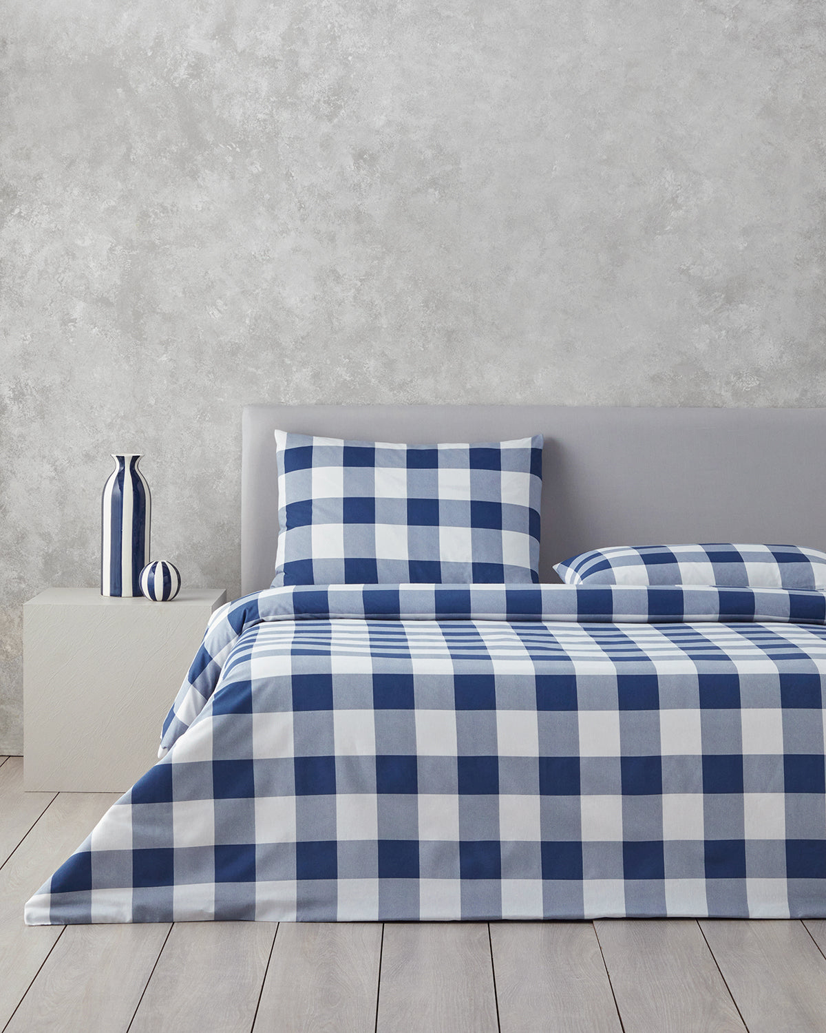 Gingham Easy Iron Duvet Cover Set Navy Blue (view 8)