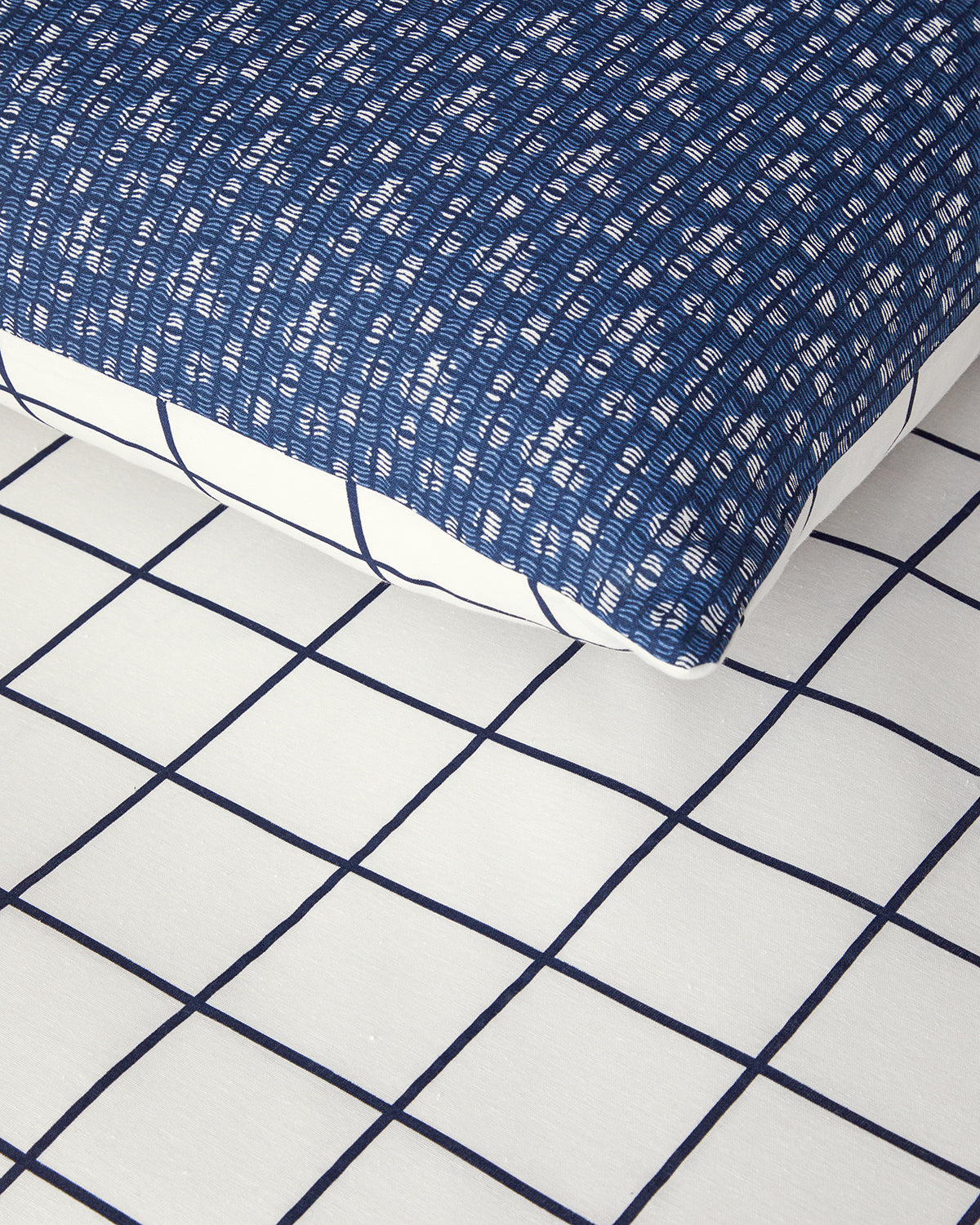 Easy Iron Double Size Duvet Cover Set 200x220 cm Navy Blue (view 3)