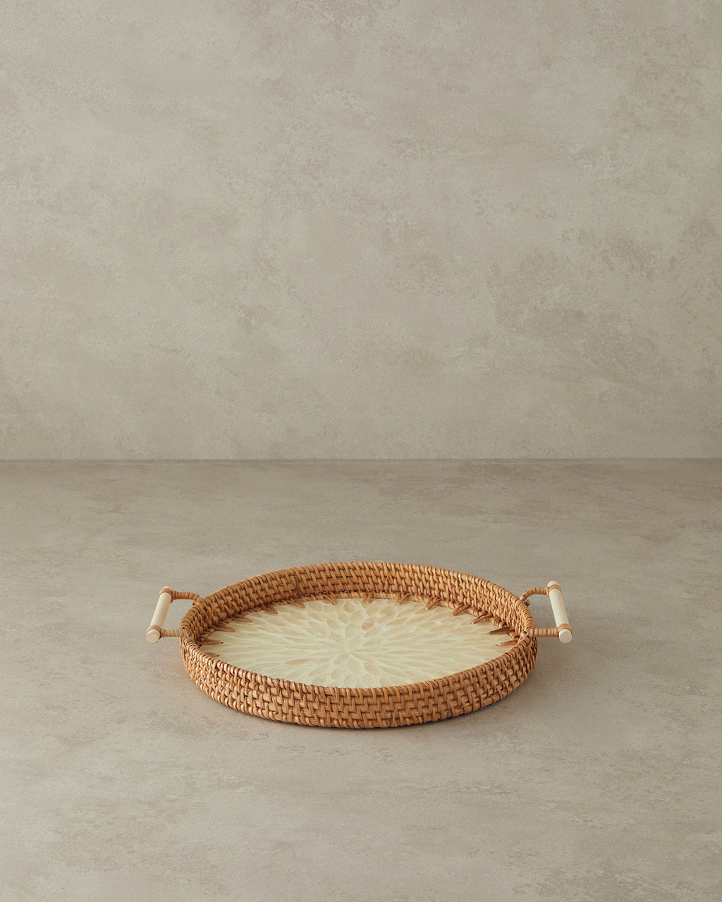 Beatrice Rattan Tray 28 cm Brown