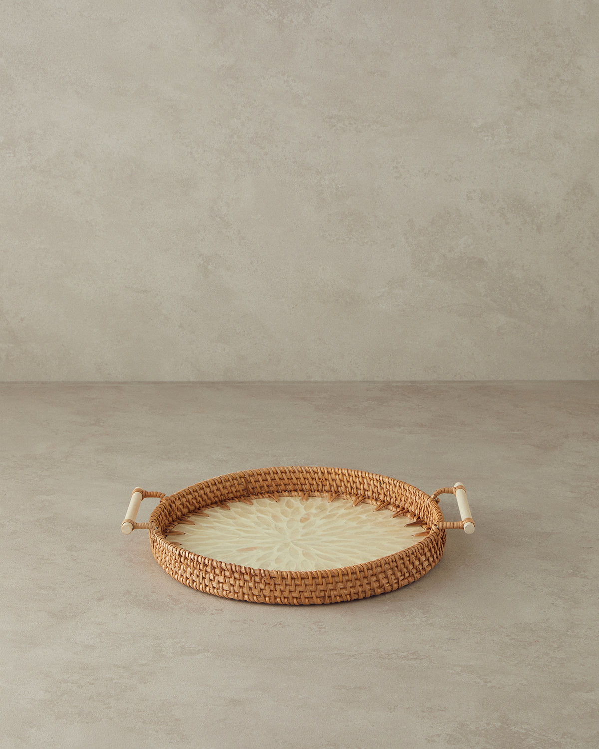 Beatrice Rattan Tray 28 cm Brown