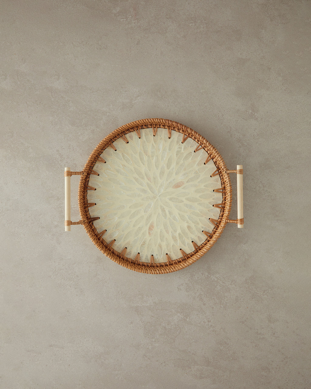 Beatrice Rattan Tray 28 cm Brown (view 2)