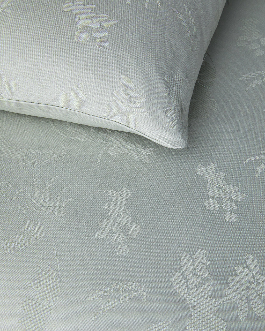 Glare Jacquard Duvet Cover Set - White - King 240x220 cm (view 4)