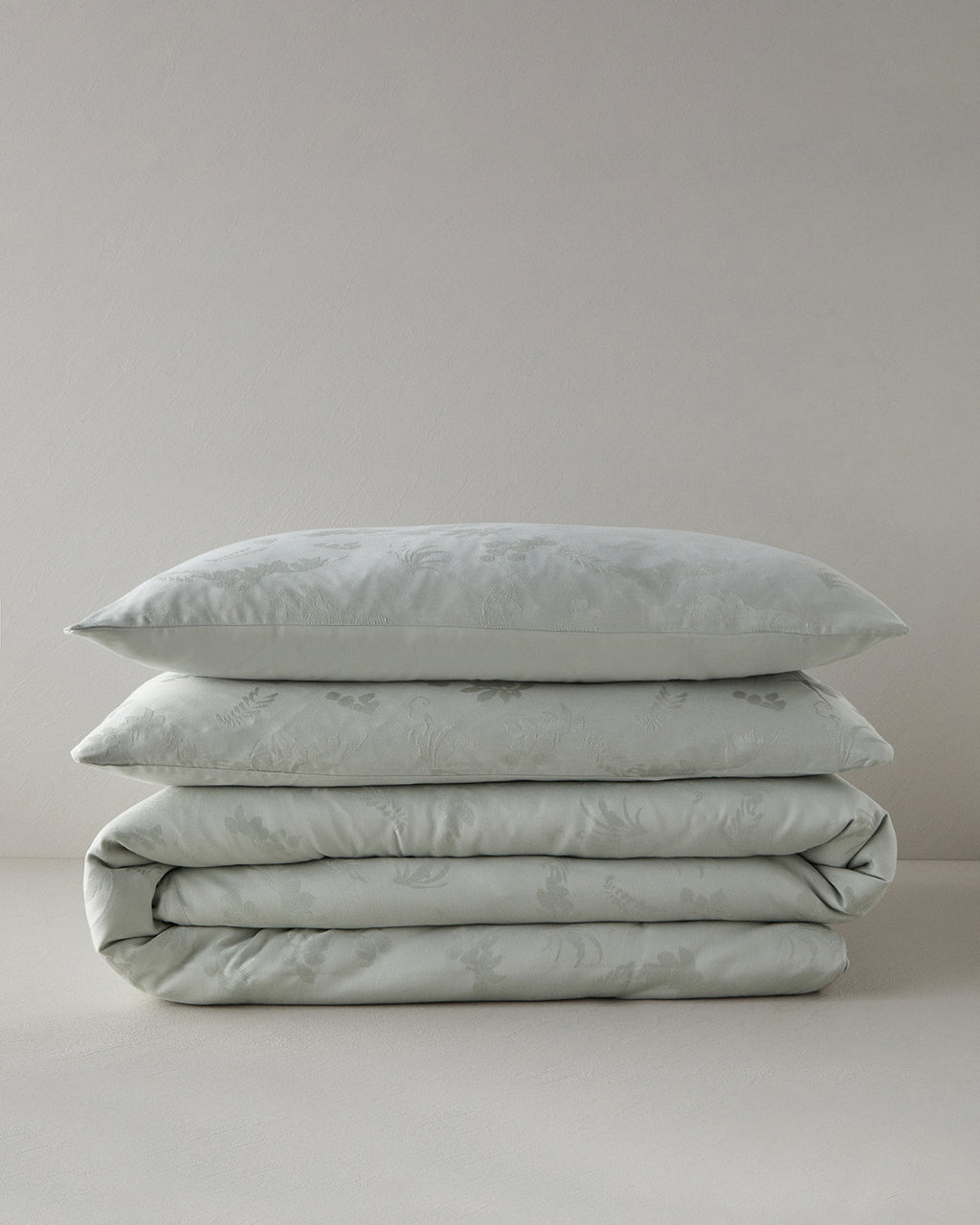 Glare Jacquard Duvet Cover Set (view 7)