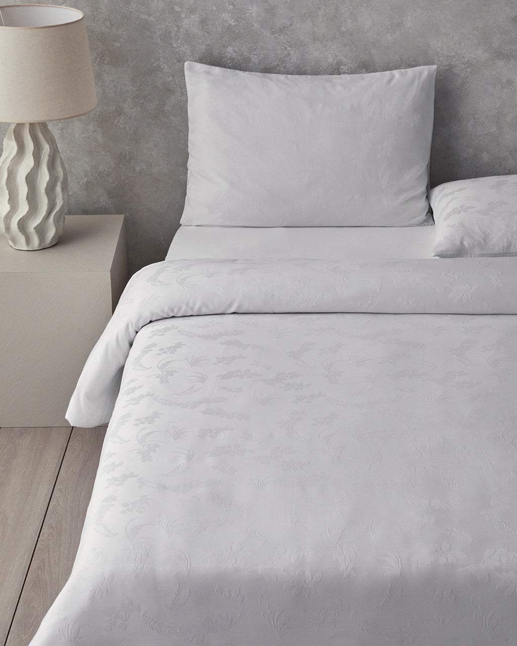 Glare Jacquard Duvet Cover Set (view 16)