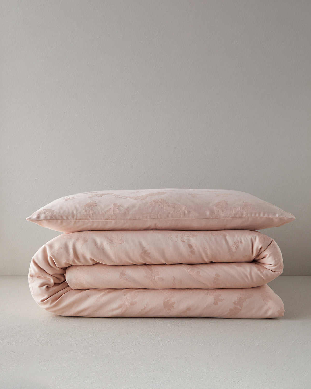 Glare Jacquard Duvet Cover Set (view 35)