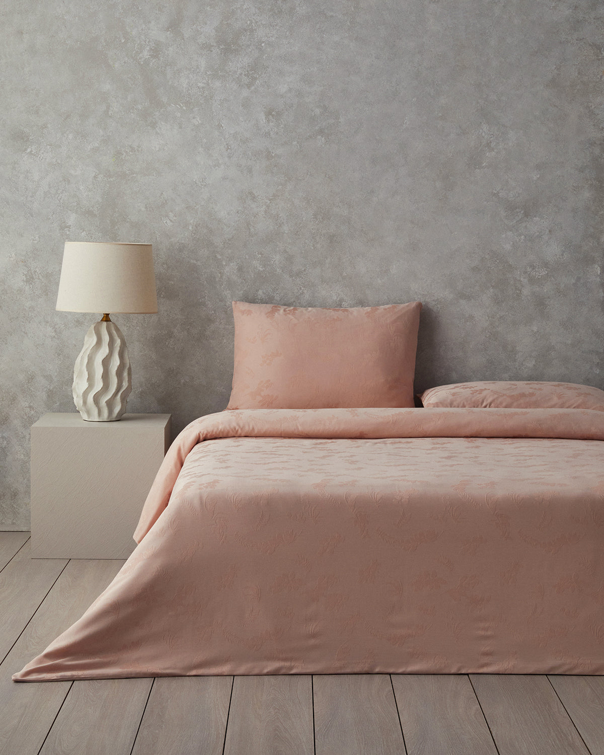 Glare Jacquard Duvet Cover Set (view 36)
