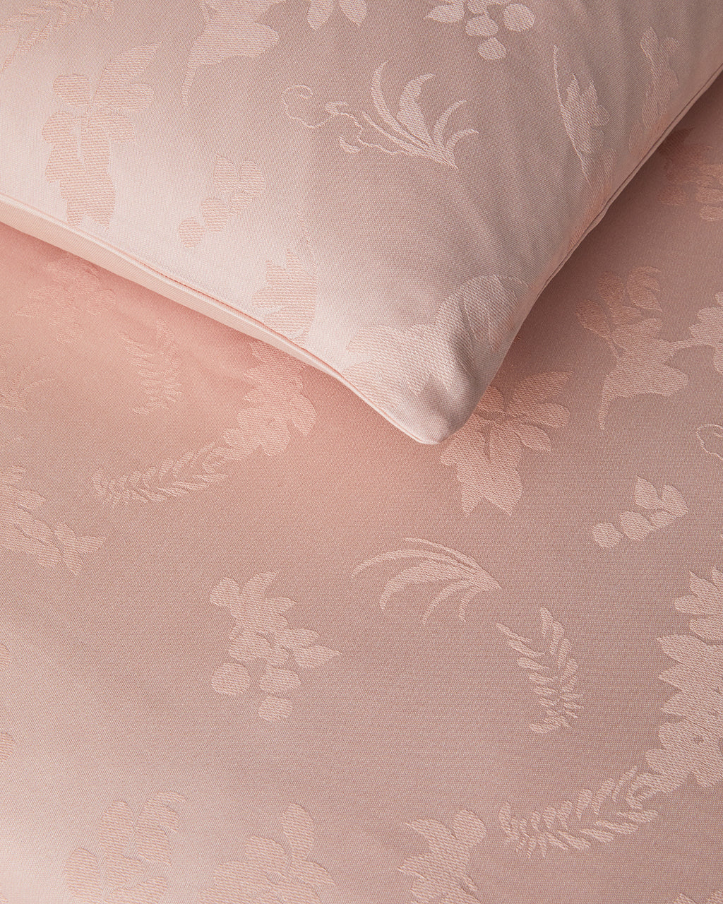 Glare Jacquard Duvet Cover Set (view 39)