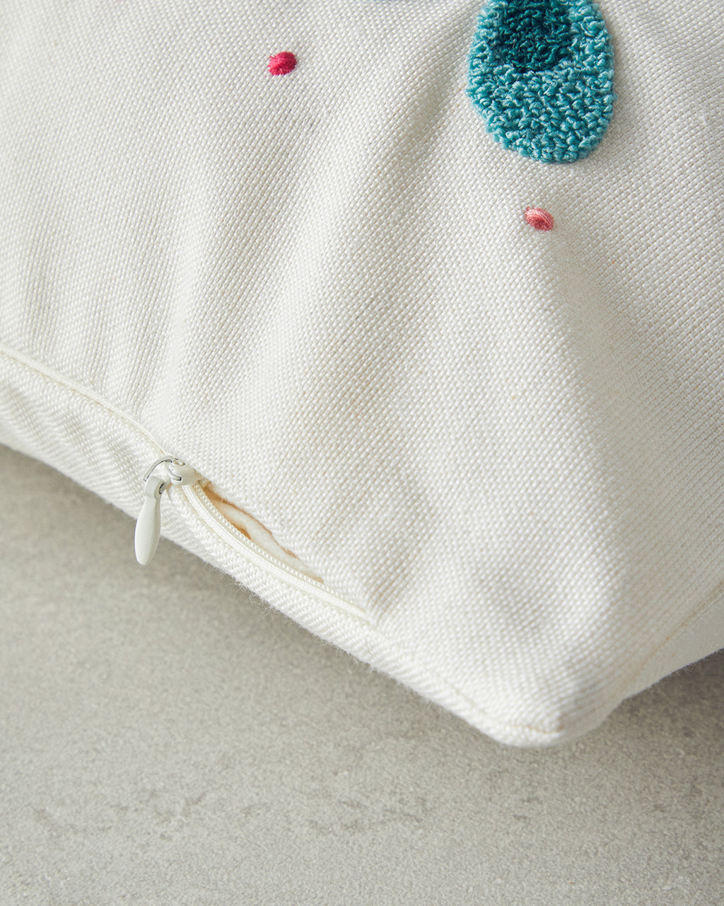 Punch Needle Embroidered Toss Pillow Cover 45x45 cm Blue (view 2)