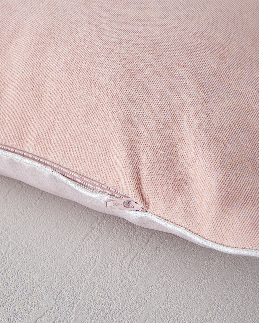 Gale Toss Pillow Cover 45x45 cm Powder (view 3)
