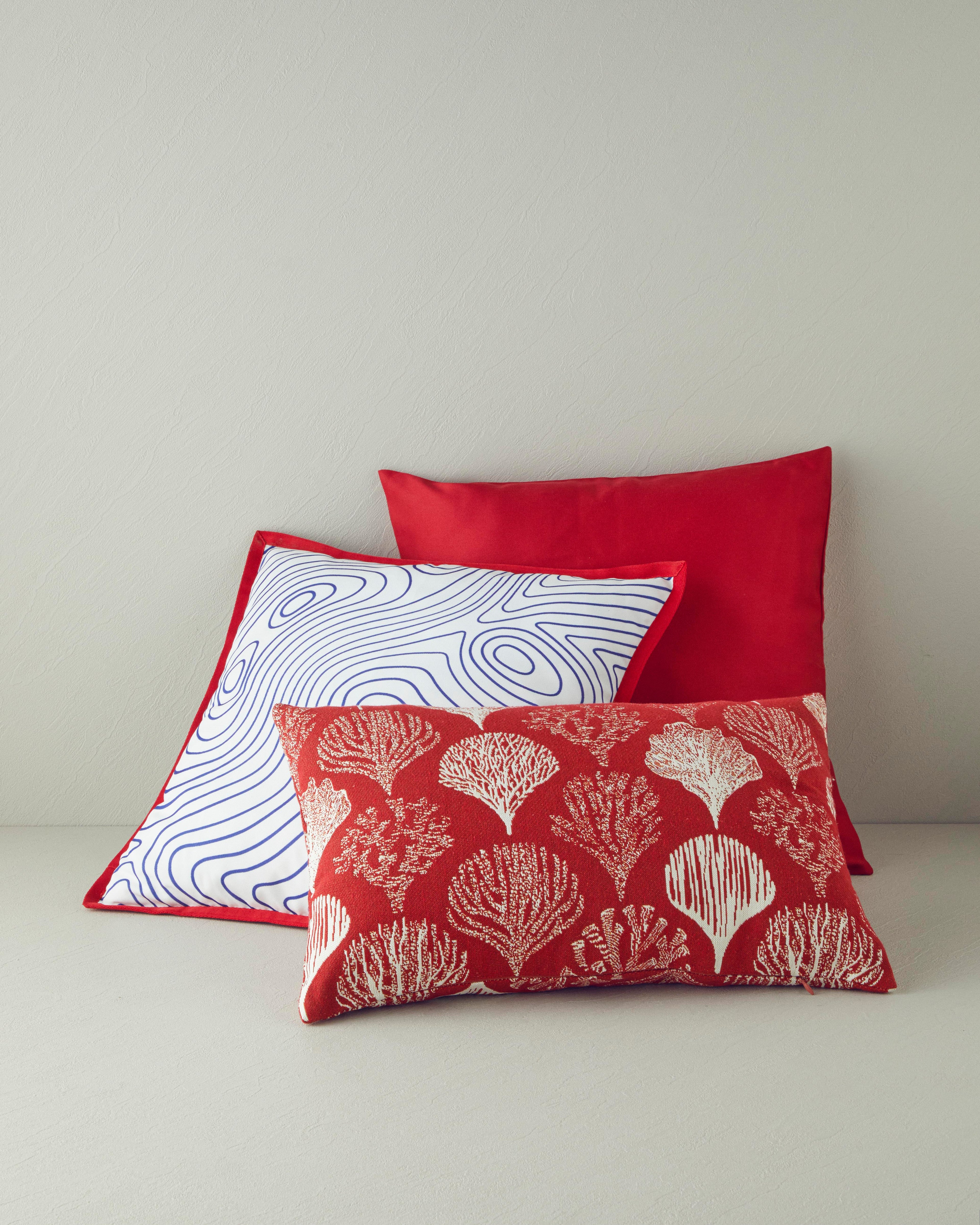 Toss Pillow Cover 45x45 cm Red (view 2)