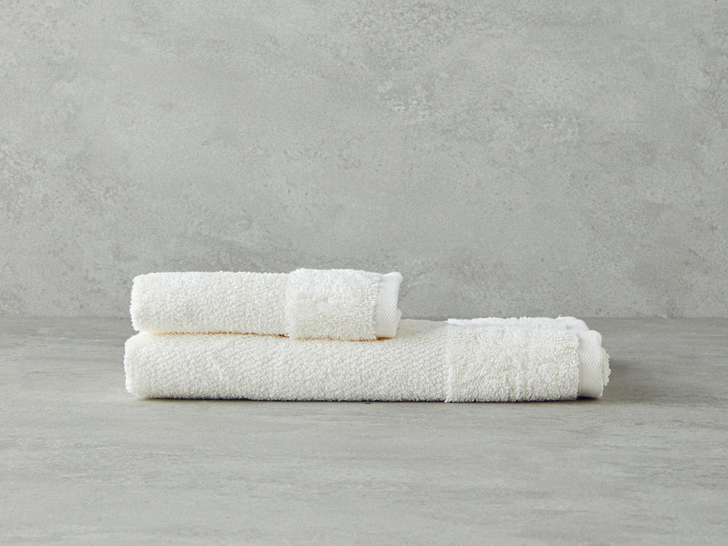 Velvet Touch Cotton Face Towel 50x80 cm - Green (view 2)