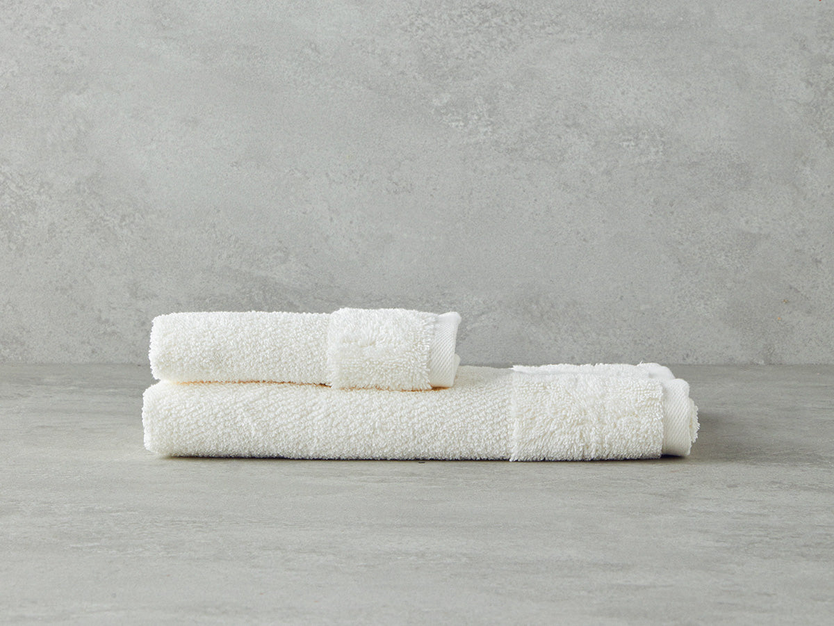 Velvet Touch Cotton Face Towel 50x80 cm - Green (view 2)