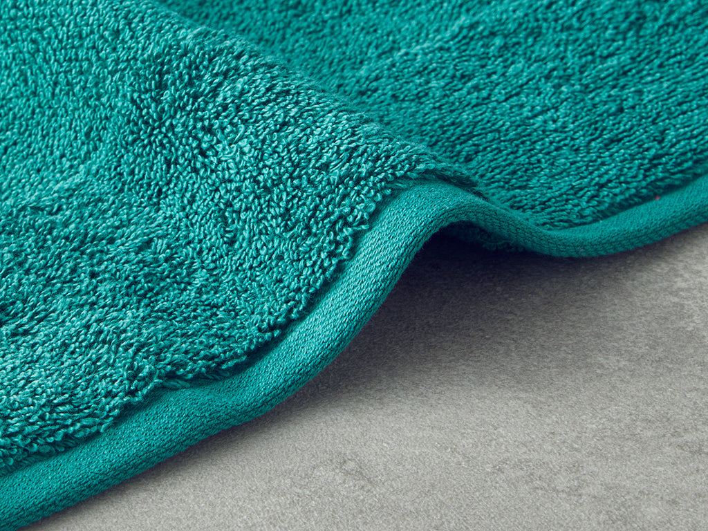 Velvet Touch Cotton Face Towel 50x80 cm - Fuchsia (view 4)