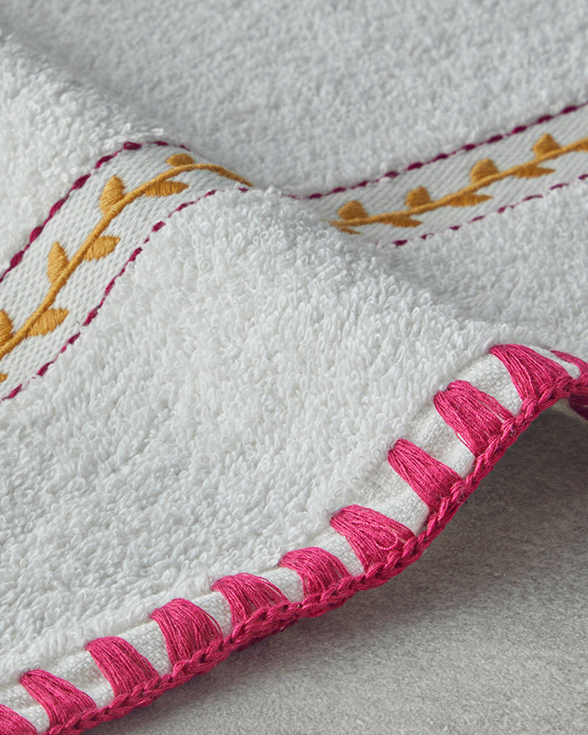 Cotton Embroidered Face Towel 50x80 cm Ecru
