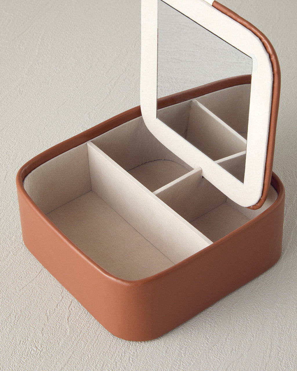 Aidan Jewelry Box 15x15x7 cm Light Brown (view 2)