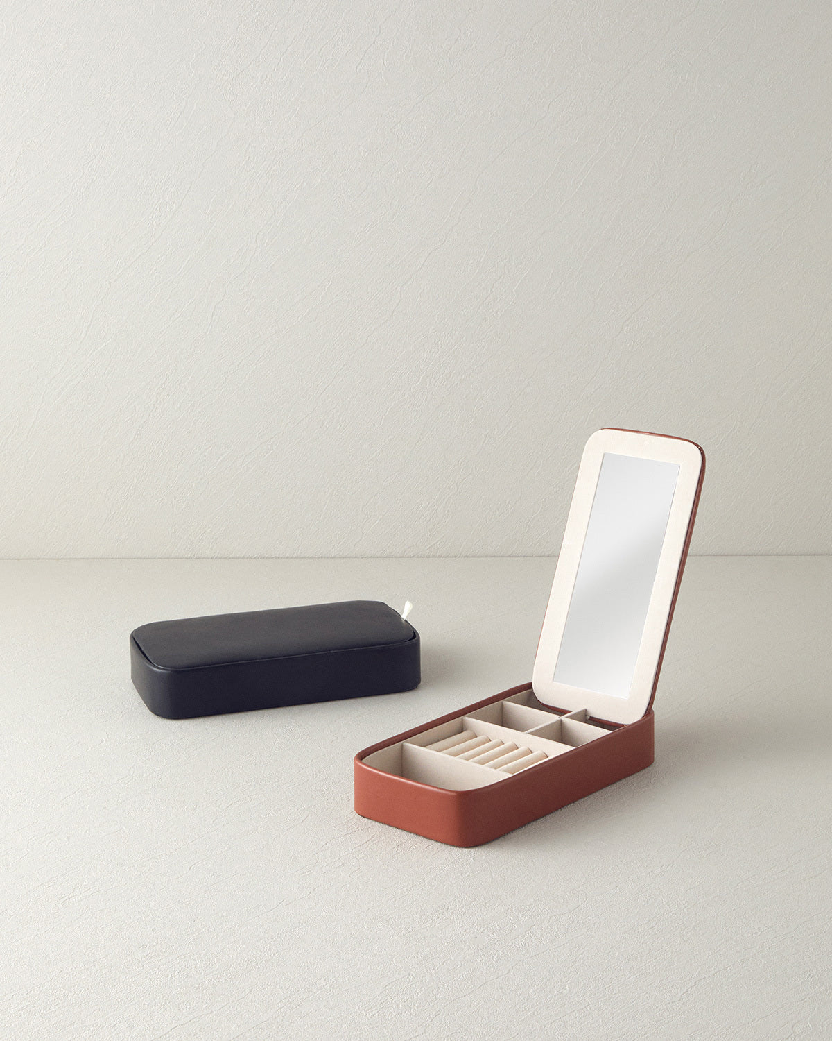 Alice Jewelry Box 12x24 cm Black (view 4)