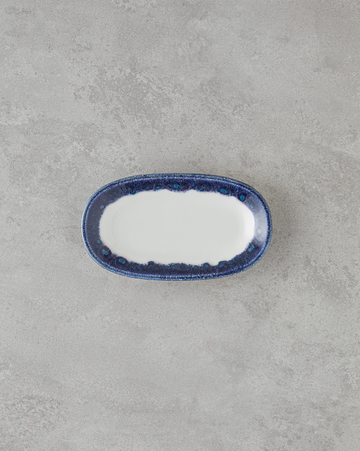 Porcelain Rectangular Plate - Navy Blue & Red - Red - 19 cm (view 2)
