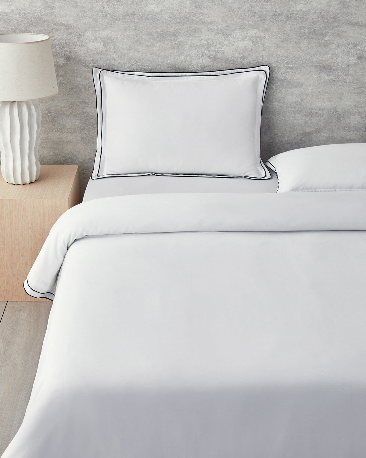 Gleam Binding Cotton Satin Double Size Duvet Cover Set 200x220 cm White - Navy Blue