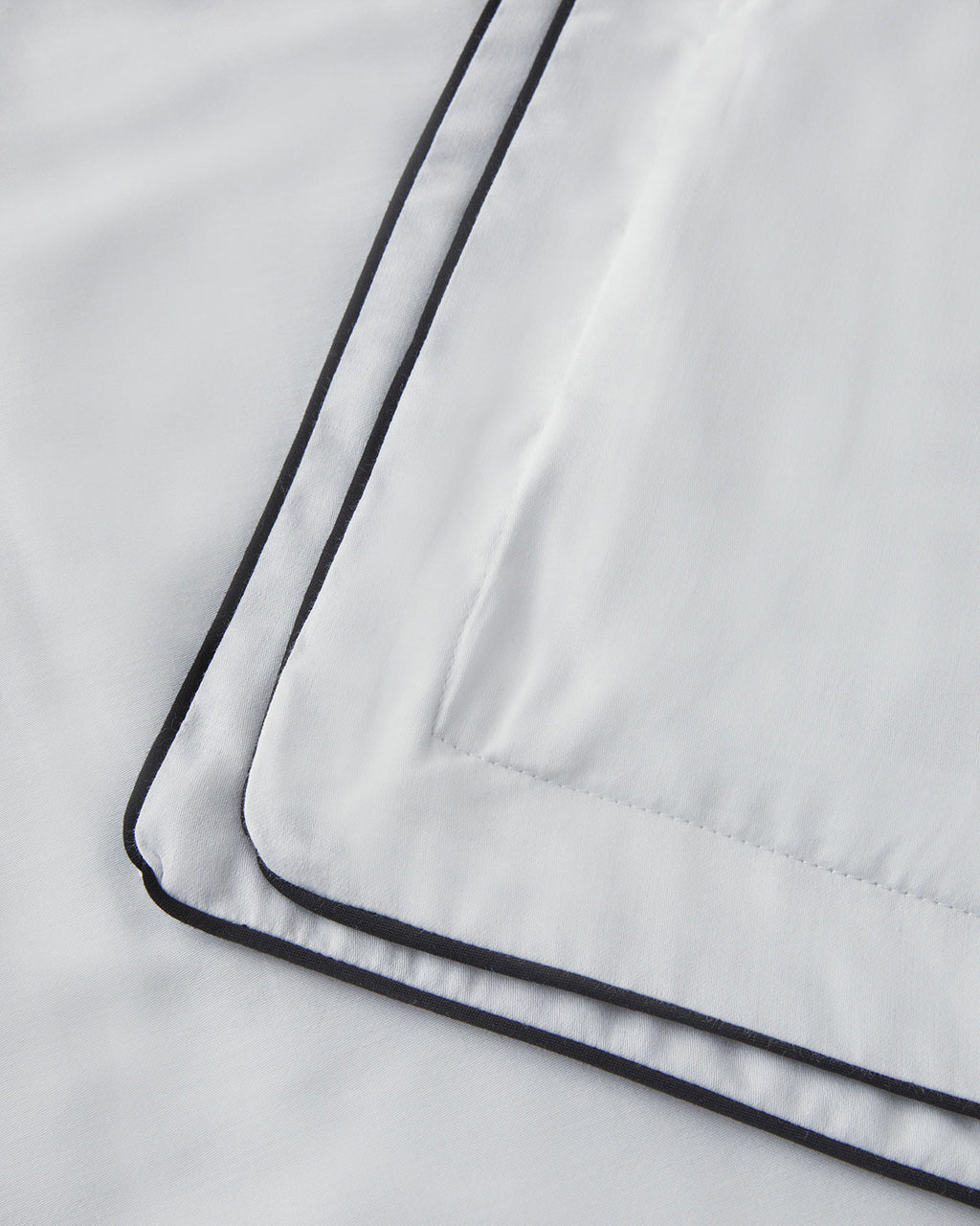 Gleam Binding Cotton Satin Double Size Duvet Cover Set 200x220 cm White - Navy Blue (view 3)