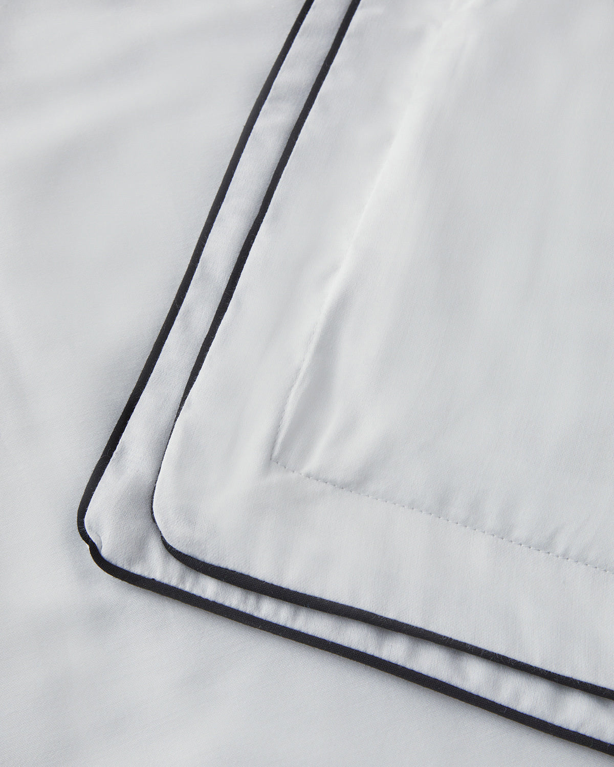 Gleam Binding Cotton Satin Double Size Duvet Cover Set 200x220 cm White - Navy Blue (view 3)