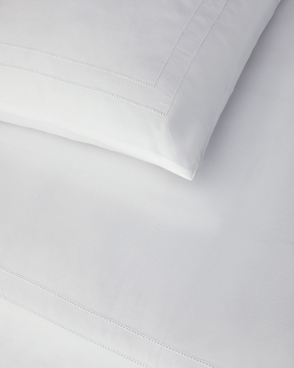 Ajouré Percale Double Size Duvet Cover Set 200x220 cm White (view 2)