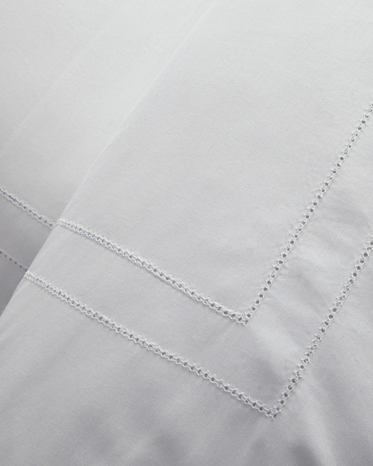 Ajouré Percale Double Size Duvet Cover Set 200x220 cm White (view 3)