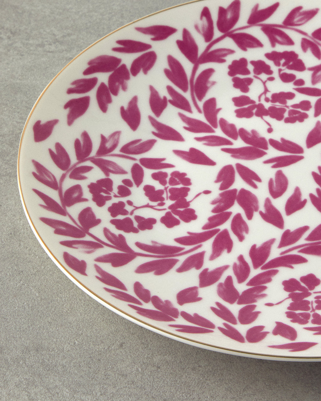 Bone Porcelain Serving Plate 25 cm Fuchsia - White (view 2)