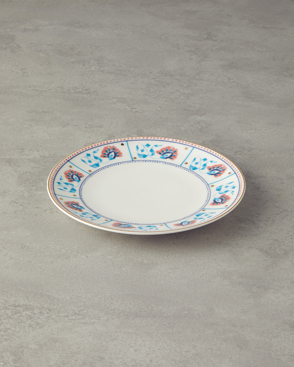 Carnival Leaves Bone Porcelain Cake Plate 20 cm Colored