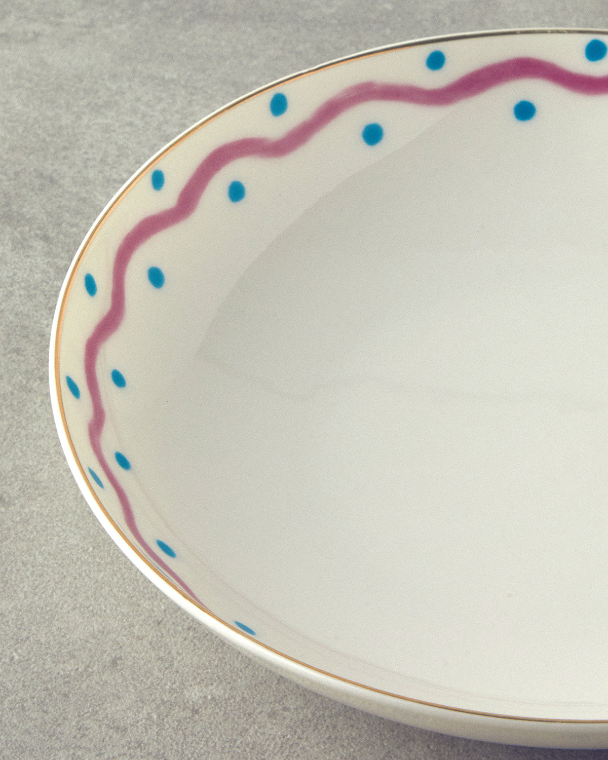 Bone Porcelain Deep Plate 20 cm Fuchsia - Blue (view 2)