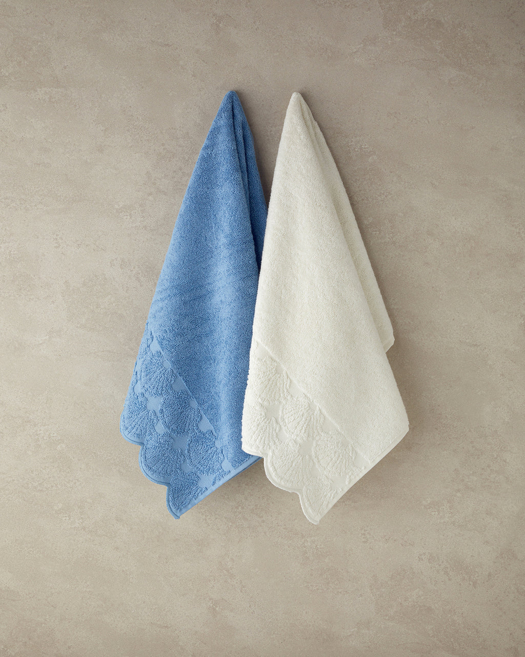 Oyster Cotton Face Towel 50x80 cm Blue (view 3)