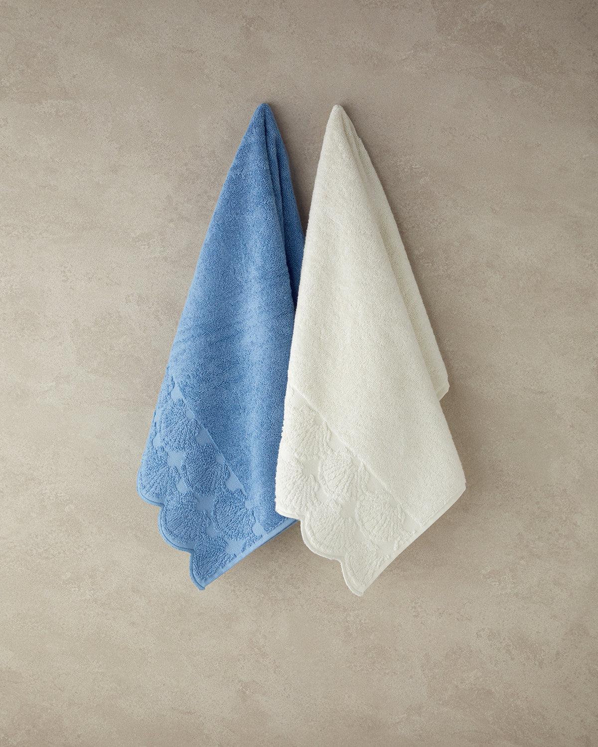 Oyster Cotton Face Towel 50x80 cm Blue (view 3)