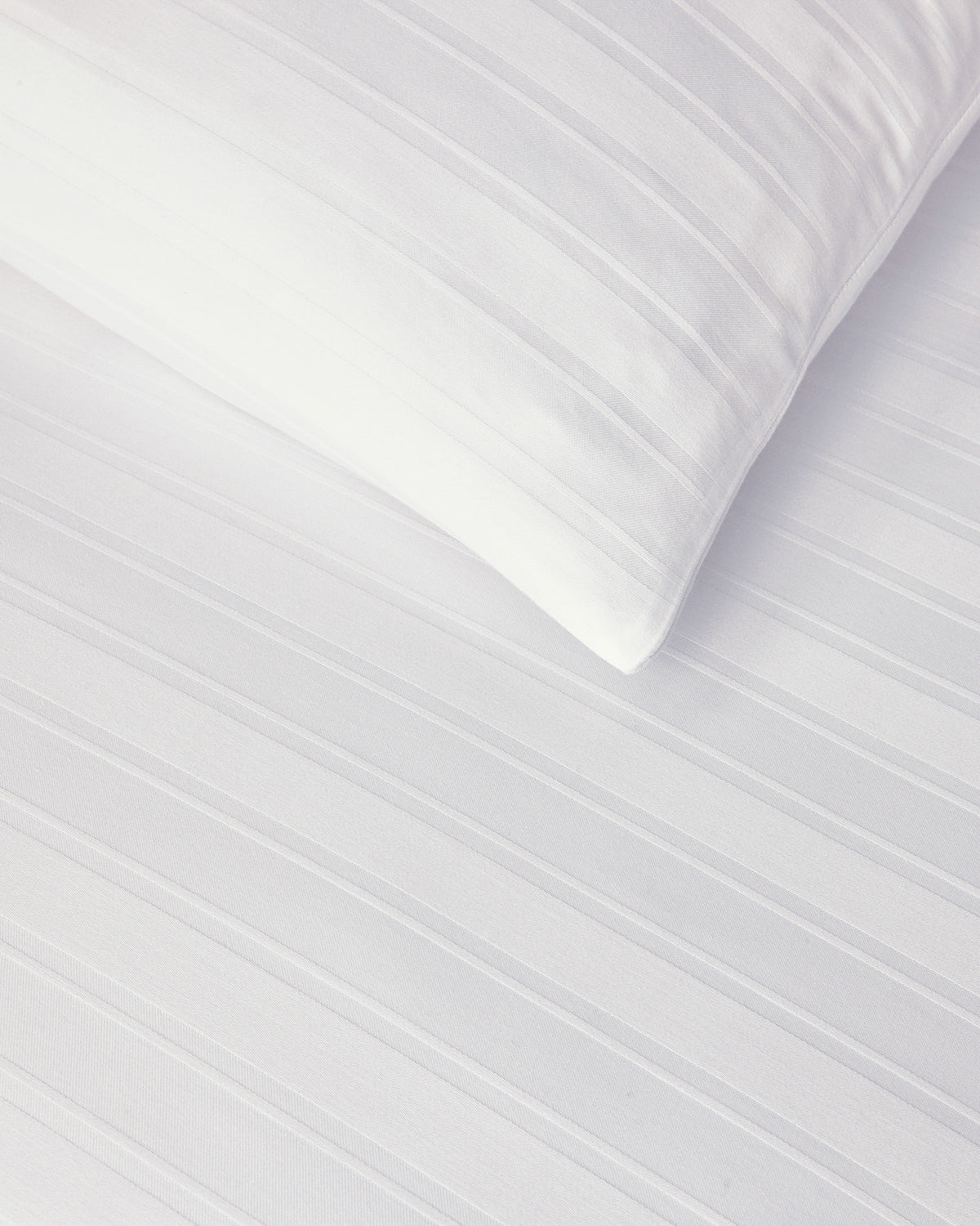 Lior Striped Cotton Satin Double Size Duvet Cover Set 200x220 cm White (view 4)
