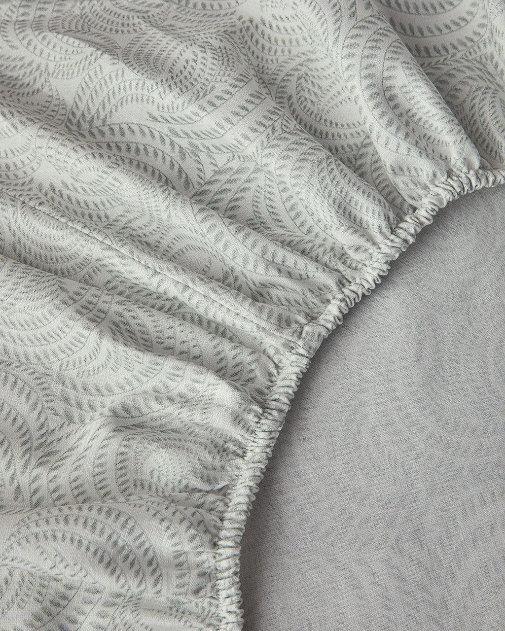 Spring Leaves Crêpe Duvet Cover Set Green (view 13)