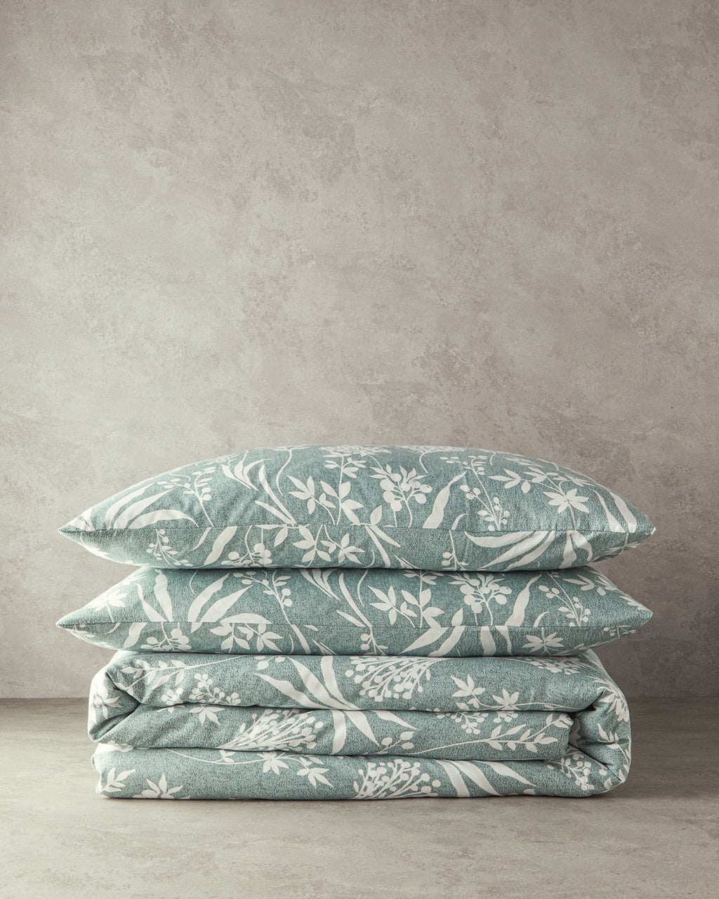 Spring Leaves Crêpe Duvet Cover Set Green (view 14)