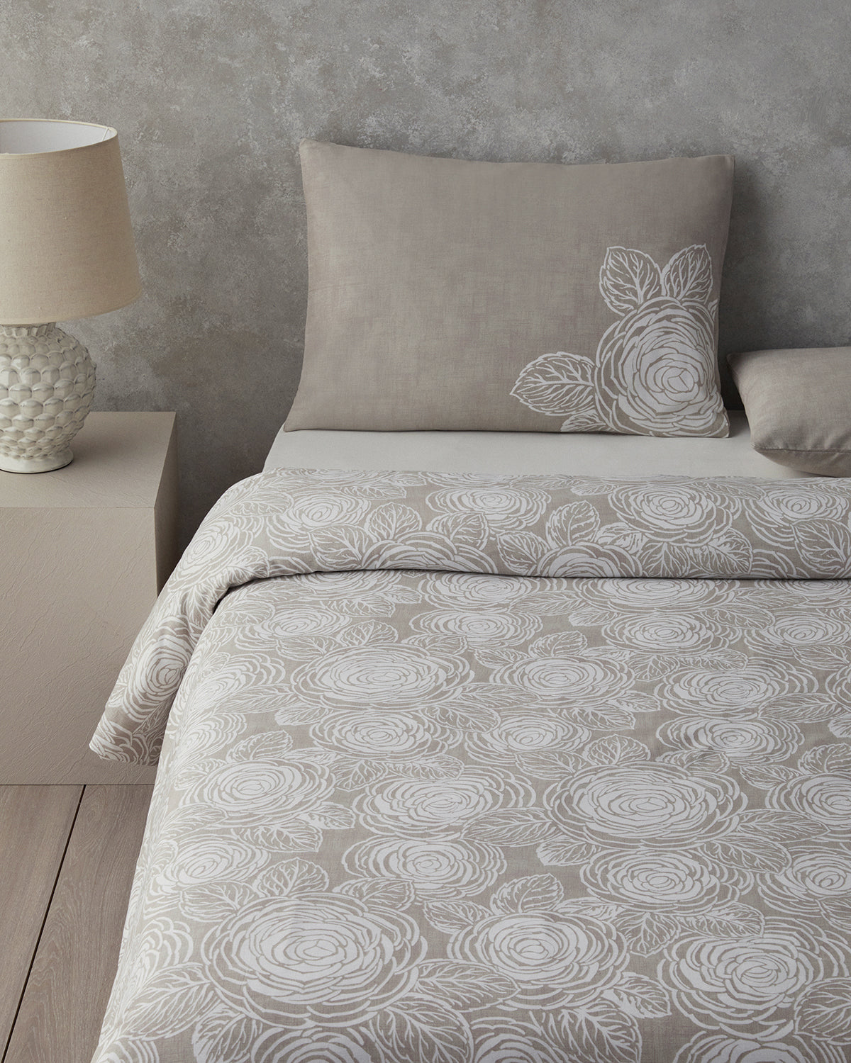 Shabby Rose Crêpe King Size Duvet Cover Set 240x220 cm Stone Colored (view 2)